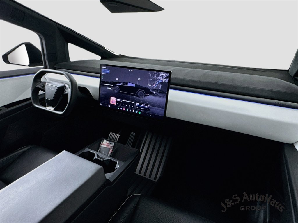 Used 2024 Tesla Cybertruck Cyberbeast AWD/4WD image 31