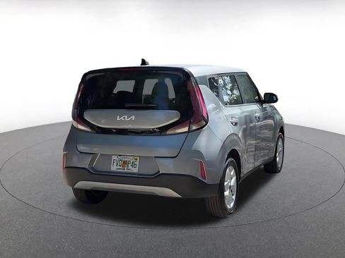 Used 2025 Kia Soul LX w/ LX Technology Package FWD image 14