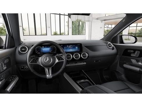 New 2026 Mercedes-Benz GLA 250 4MATIC image 3