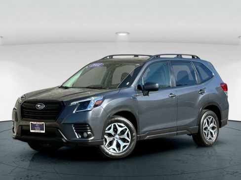 Used 2022 Subaru Forester Premium image 2