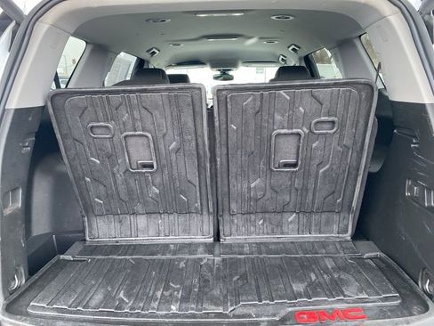 Used 2023 GMC Acadia SLT w/ Elevation Edition image 15