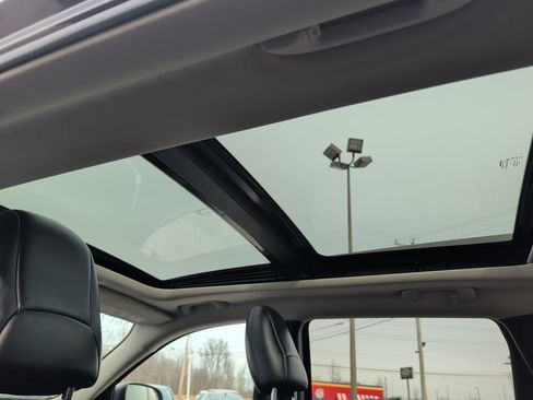 Used 2017 Jeep Cherokee Trailhawk w/ Comfort/Convenience Group image 19