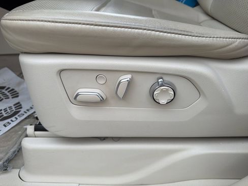 Used 2022 Cadillac Escalade Premium Luxury Platinum w/ Heavy-Duty Trailer Package image 30