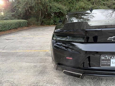 Used 2018 Chevrolet Camaro SS image 7