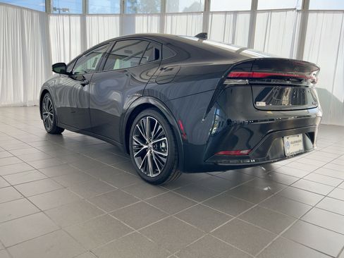 Used 2025 Toyota Prius Limited image 3