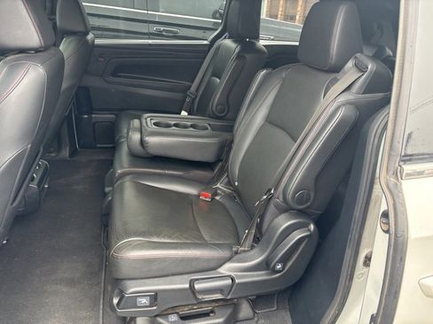 Used 2023 Honda Odyssey Sport image 2