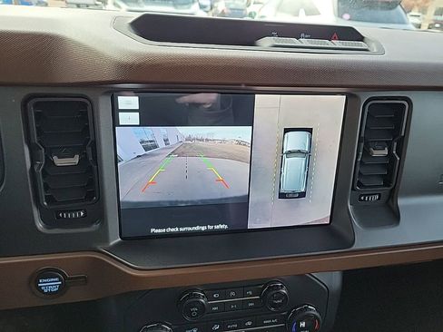 Used 2024 Ford Bronco Outer Banks image 19