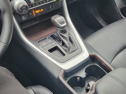 Used 2019 Toyota RAV4 Limited image 21