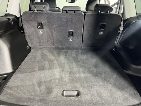 Certified 2023 Jeep Grand Cherokee Laredo image 30