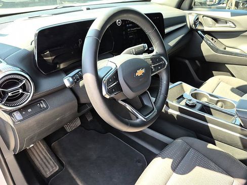 Certified 2026 Chevrolet Equinox LT FWD image 16