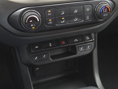 Used 2018 Chevrolet Colorado Z71 image 23