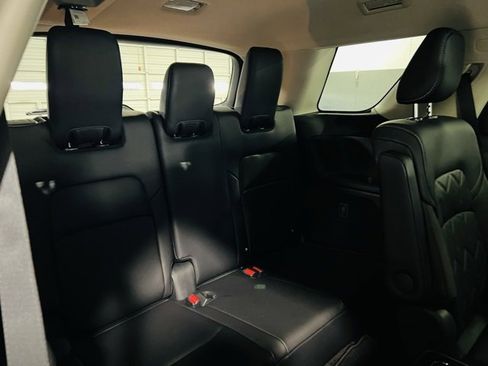 New 2026 Nissan Pathfinder Platinum image 30