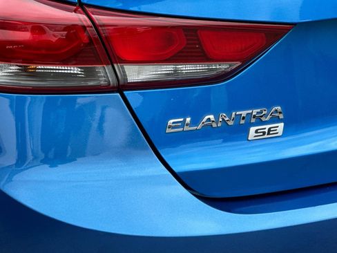 Used 2017 Hyundai Elantra SE FWD image 23