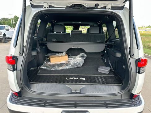 Used 2026 Lexus GX 550 w/ Accessory Package (2T) AWD/4WD image 25