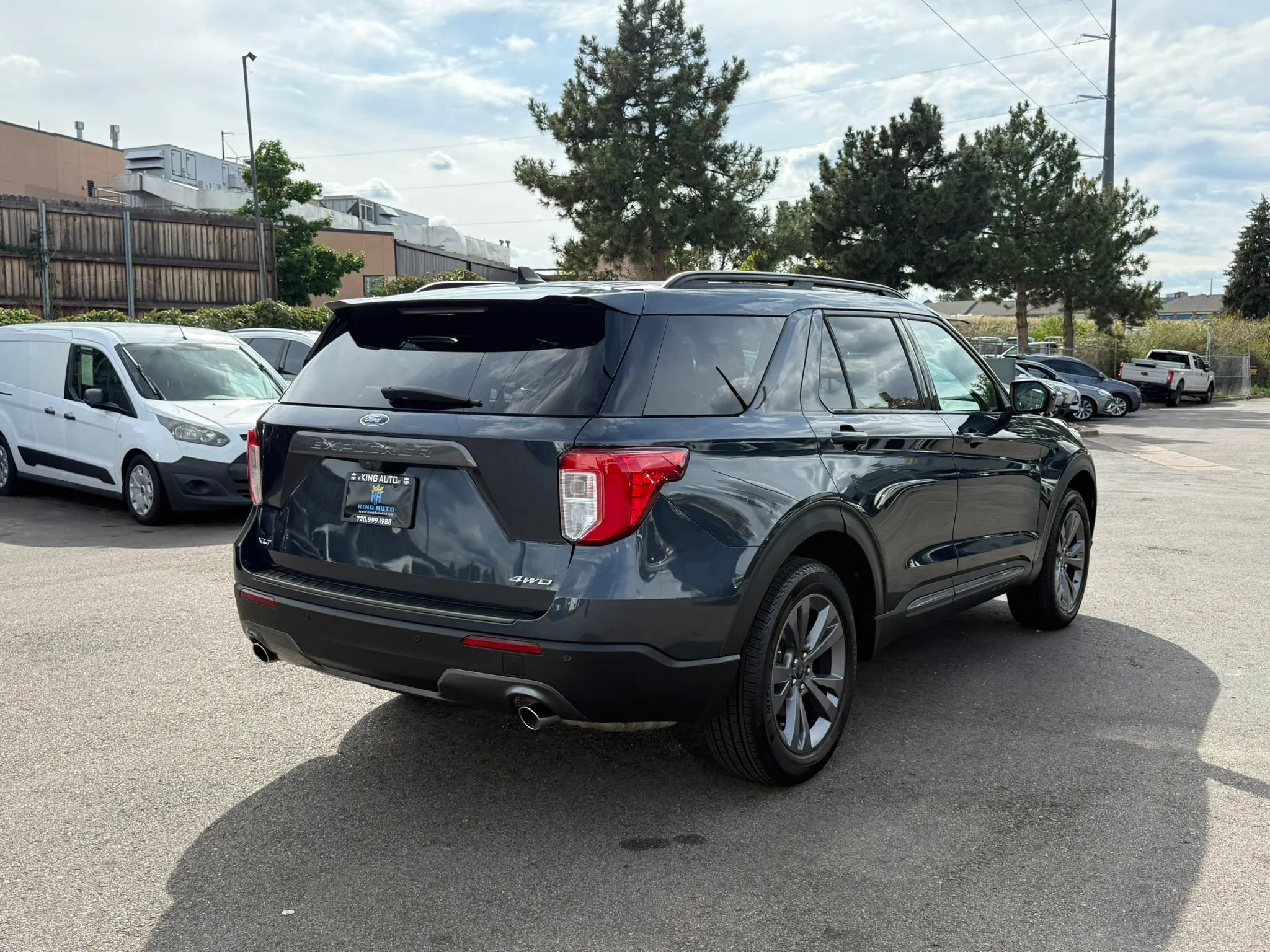 Used 2022 Ford Explorer XLT w/ Equipment Group 202A AWD/4WD image 6