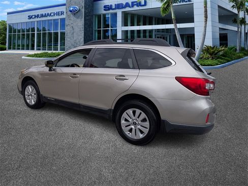 Used 2017 Subaru Outback 2.5i Premium image 5