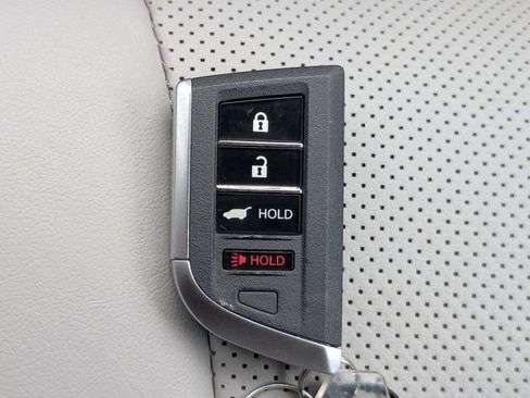 Used 2023 Acura MDX w/ Technology Package FWD image 32
