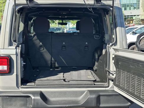 Used 2022 Jeep Wrangler Unlimited Sport w/ Sun And Sound Package AWD/4WD image 13