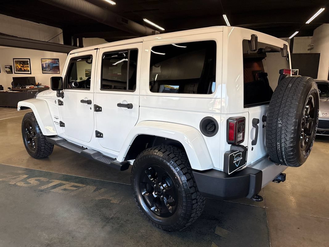 Used 2015 Jeep Wrangler Unlimited Sahara w/ Connectivity Group AWD/4WD image 7