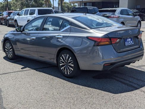 Used 2024 Nissan Altima 2.5 SV FWD image 4