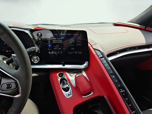 Used 2021 Chevrolet Corvette Stingray Preferred Cpe w/ Z51 Performance Package RWD image 12