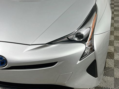 Used 2017 Toyota Prius Four w/ Advanced Technology Package FWD image 12