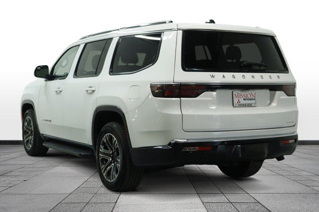 Used 2024 Jeep Wagoneer Series II w/ Flexible Seating Group RWD image 5