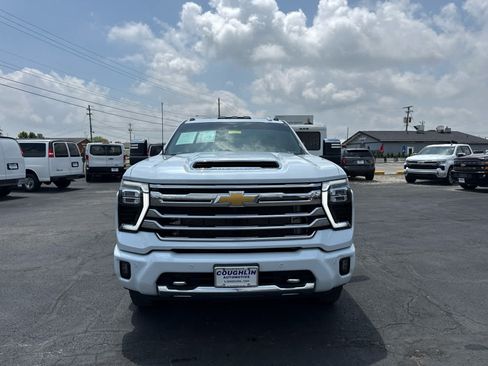 Certified 2026 Chevrolet Silverado 3500 High Country w/ High Country Premium Package AWD/4WD image 8