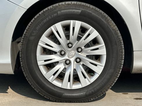 Used 2012 Toyota Camry LE image 26