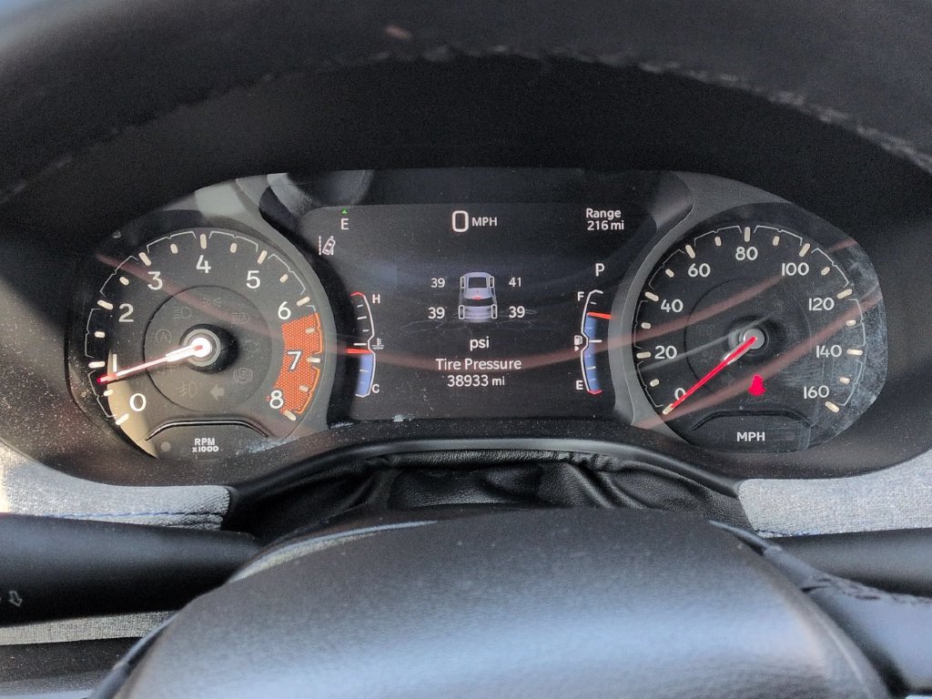 Used 2025 Jeep Compass Latitude w/ Sun & Sound Group AWD/4WD image 16