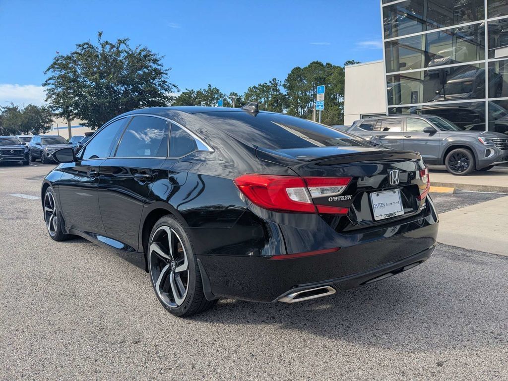 Used 2018 Honda Accord Sport image 4
