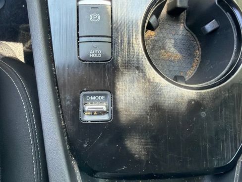 Used 2023 Nissan Rogue SV FWD image 16