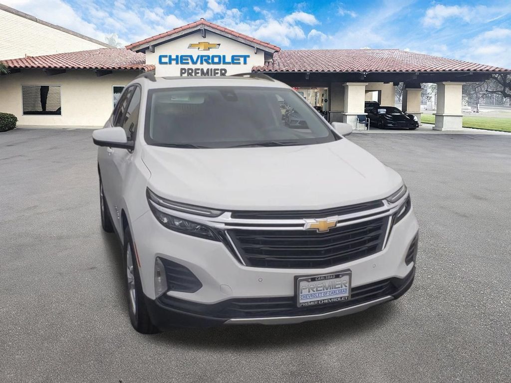 Used 2023 Chevrolet Equinox LT FWD image 2