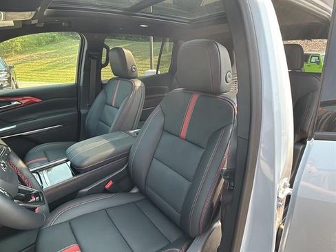 Used 2026 Chevrolet Traverse RS AWD/4WD image 23