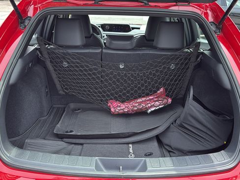 Used 2022 Lexus UX 200 w/ Accessory Package (Z1) FWD image 32