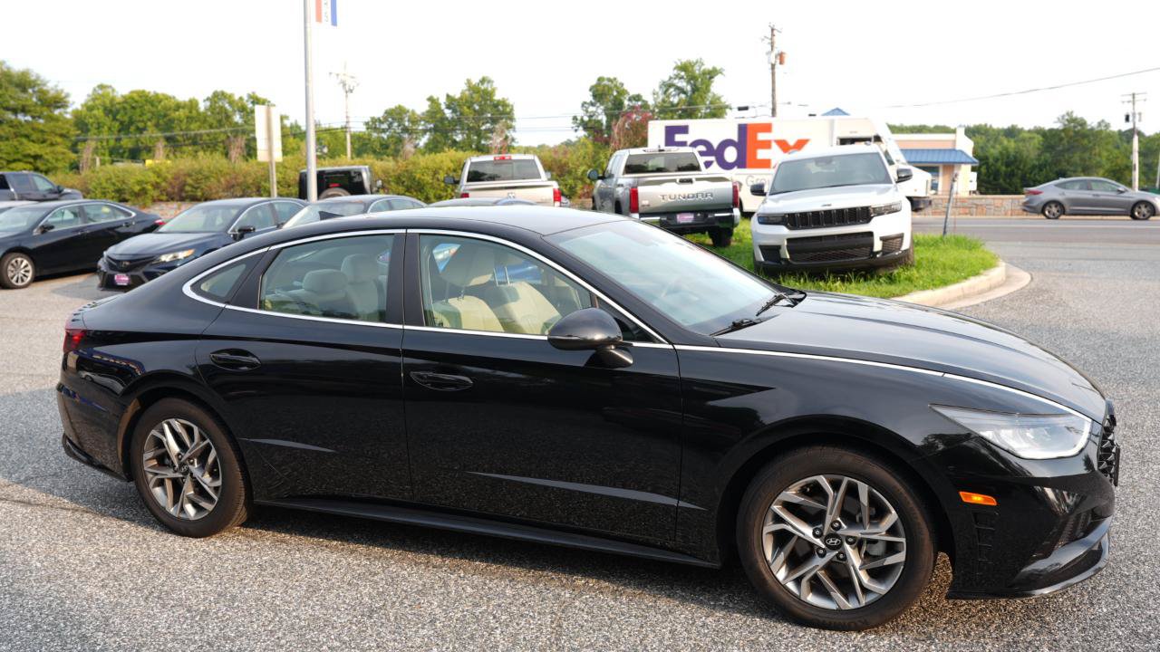 Used 2023 Hyundai Sonata SEL FWD image 4