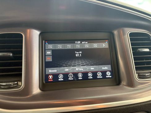 Used 2019 Dodge Charger SXT RWD image 32