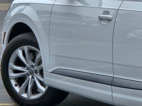 Used 2017 Audi Q7 3.0T Premium Plus w/ Premium Plus Package image 16