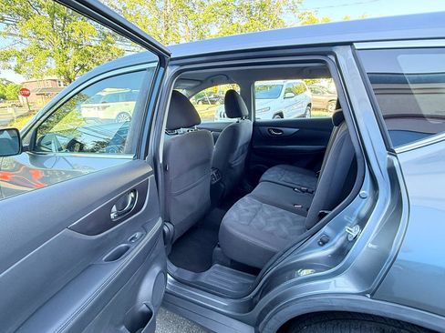 Used 2016 Nissan Rogue S AWD/4WD image 13
