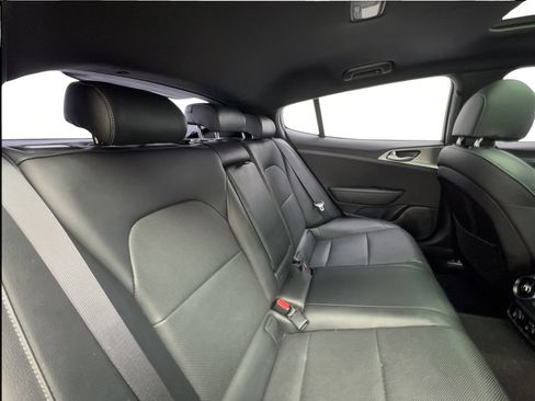 Used 2022 Kia Stinger GT1 RWD image 27