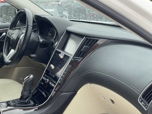 Used 2018 INFINITI Q50 Luxe w/ Essential Package (3.0T Luxe) image 12