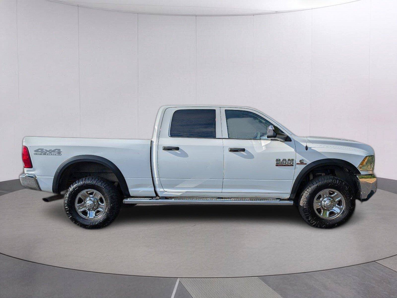 Used 2018 RAM 2500 Tradesman w/ Chrome Appearance Group AWD/4WD image 8