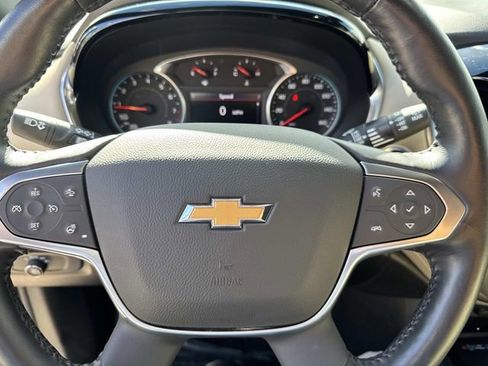 Used 2022 Chevrolet Traverse LT image 20