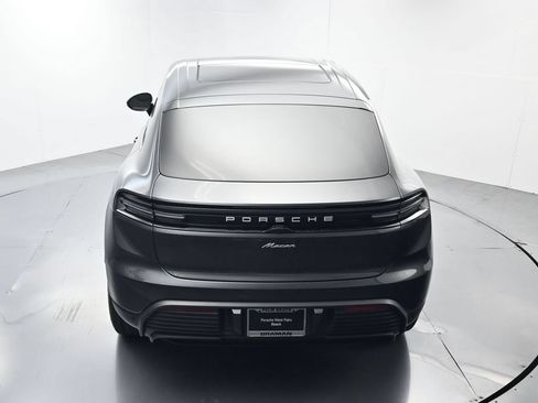 Used 2026 Porsche Macan Electric RWD image 35