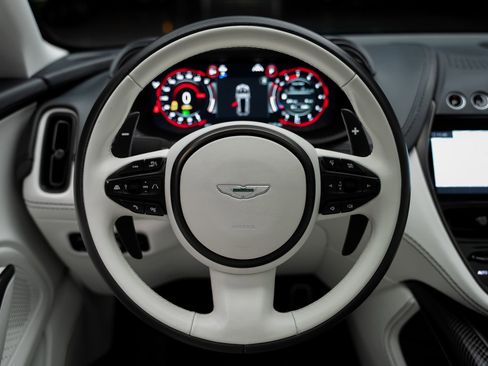 Used 2023 Aston Martin DBX AWD/4WD image 42