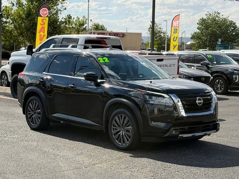 Used 2022 Nissan Pathfinder SL w/ SL Premium Package FWD image 4