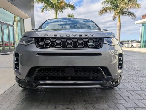 New 2025 Land Rover Discovery Sport Dynamic SE image 9