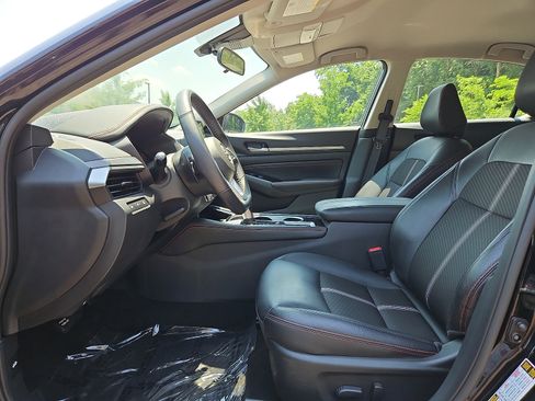 Certified 2023 Nissan Altima 2.5 SR FWD image 13