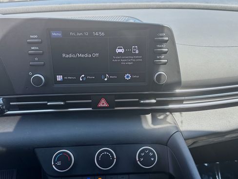 Used 2025 Hyundai Elantra SE FWD image 10