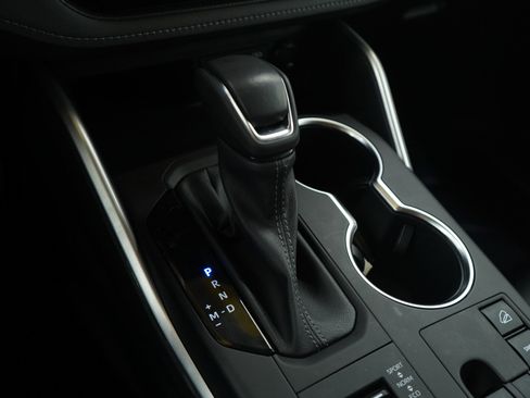 Used 2023 Toyota Highlander XLE image 26